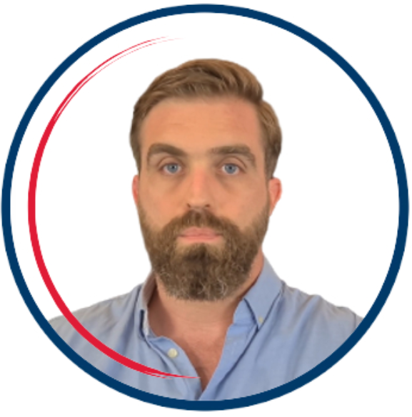 Portrait d’homme barbu en chemise bleue, équipe Raval d'Oise