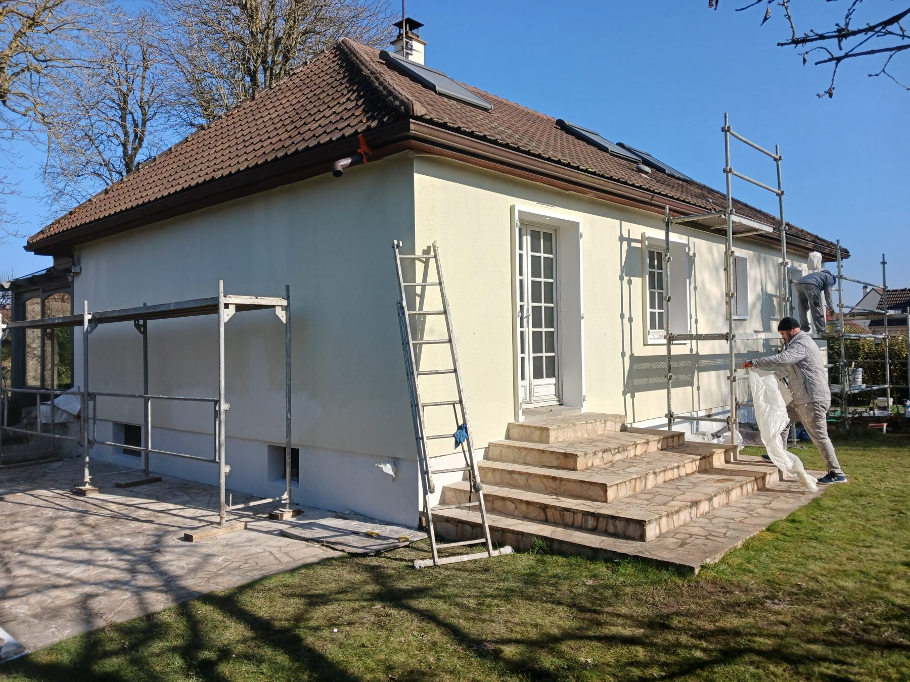 Façade après passage des façadiers Raval d'Oise à Franconville, rénovation effectuée