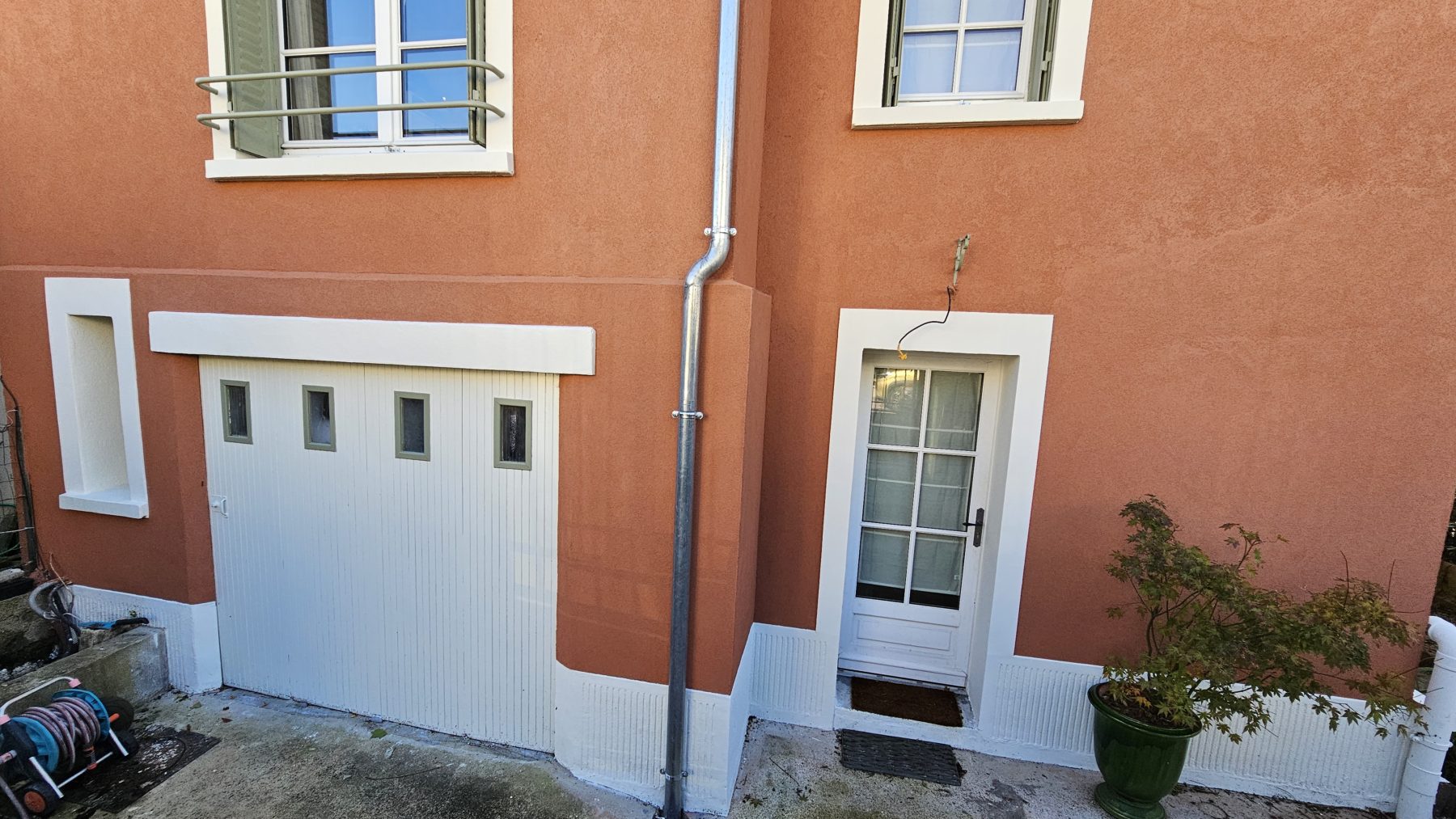 Façade après réparation des fissures à Saint-Brice-sous-Forêt, rénovation effectuée - Raval d'Oise