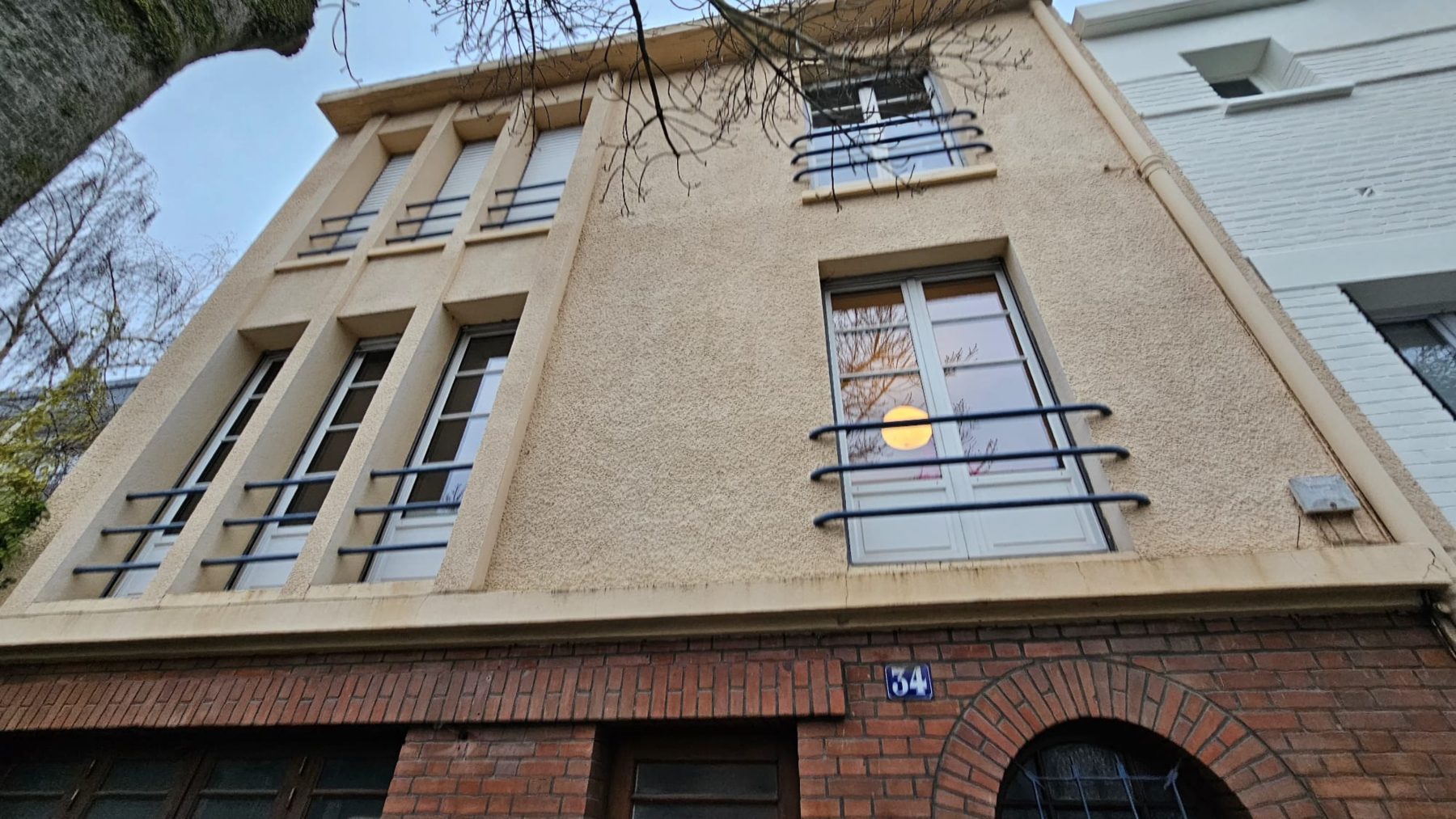 Façade avant réparation des fissures à Montmorency, état d'origine - Raval d'Oise